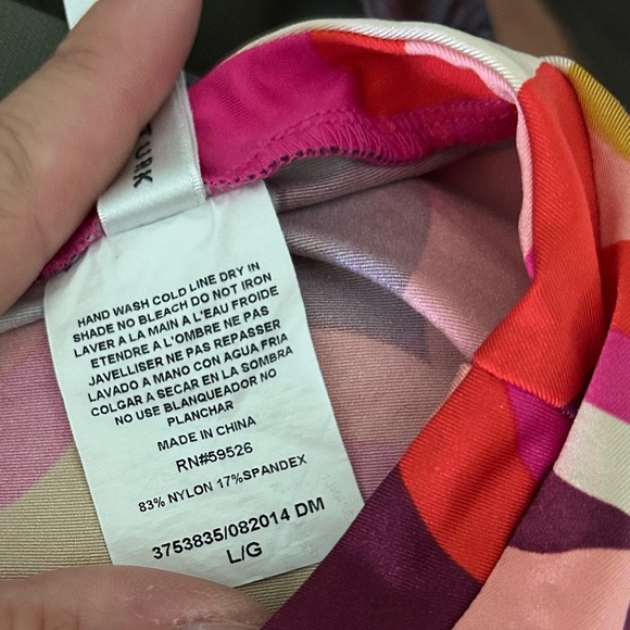 Trina Turk Standard Fan Faire Swim Long Sleeve Tee Rash Guard Pink Orange Sz L - Picture 9 of 9